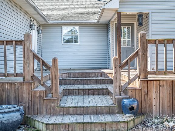5th image of 2613 Suffolk Dr