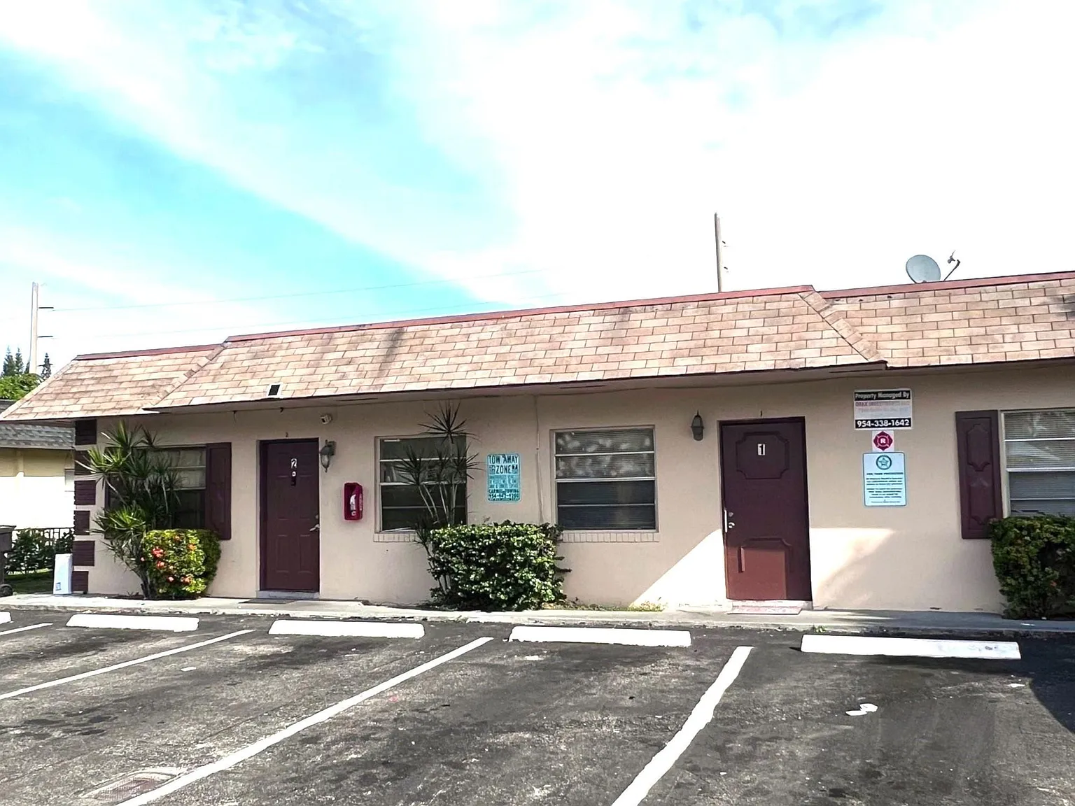 2 bed, 1.0 bath, 700 sqft, $1,900 — Photo 2
