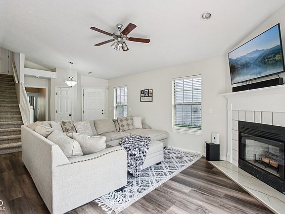 4th image of 5646 Fox Glove Ln