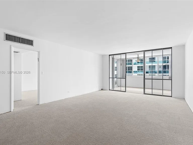 5005 Collins Ave #509 — Photo 4