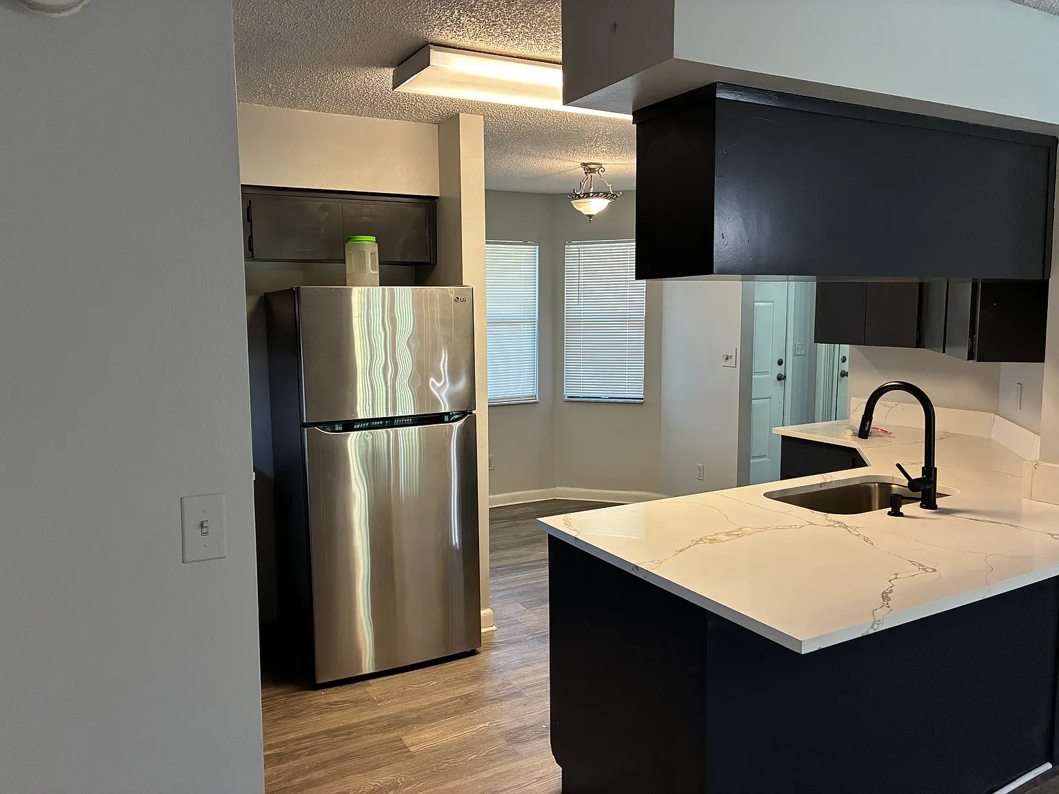 2 bed, 1256 sqft, $1,695 — Photo 4