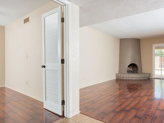 5th image of 2741 N Essel Dr