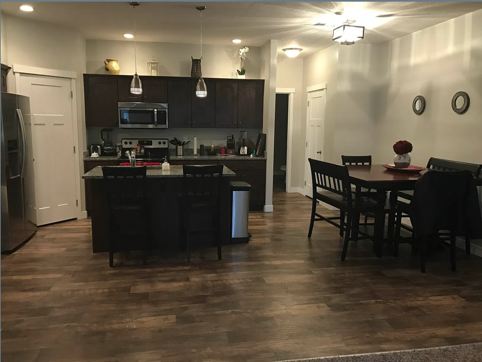 4 bed, 2500 sqft, $650 — Photo 2
