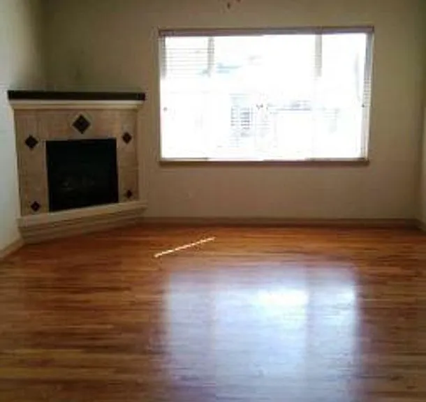 570 1/2 Garden Grove Ct — Photo 3