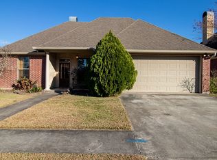 117 Cedar Hills Dr, Youngsville, LA 70592