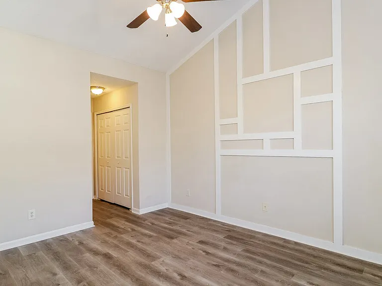 640 Piermont Ct — Photo 14
