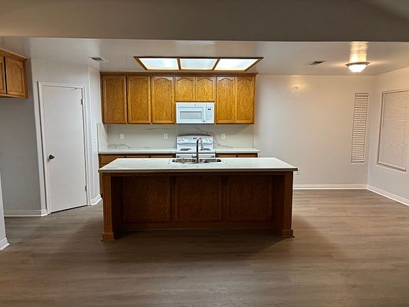 3rd image of 5407 Sardinia Dr