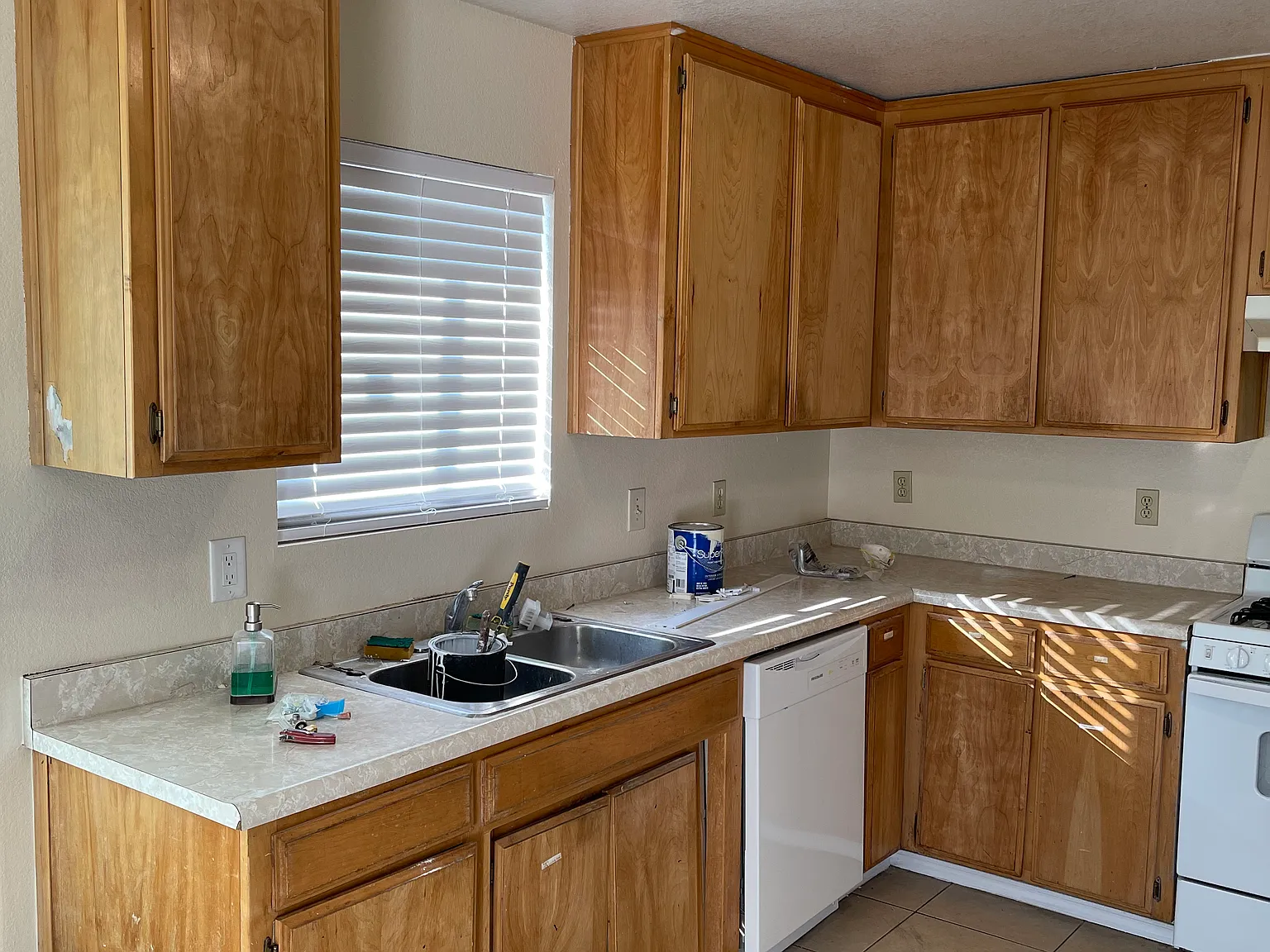 3 bed, 1400 sqft, $2,200 — Photo 2