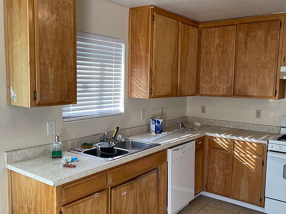 2nd image of 924 Kyner Ave