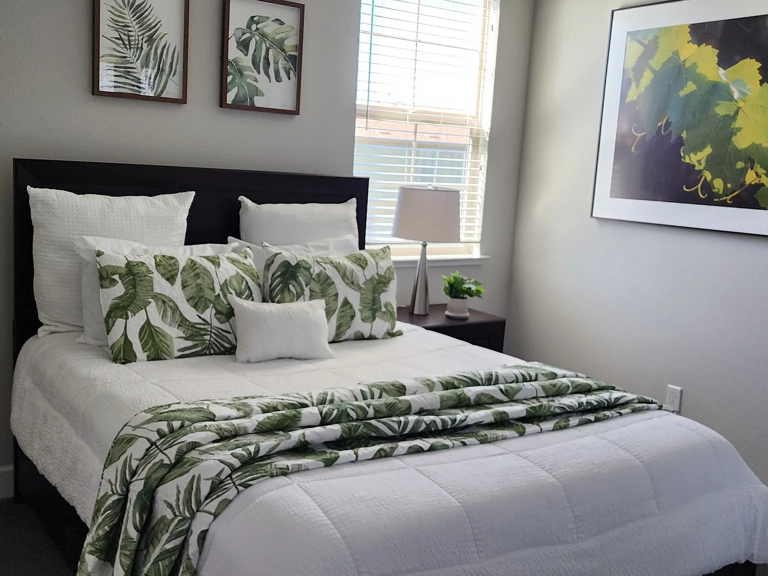 4 bed, 2016 sqft, $4,300 — Photo 3