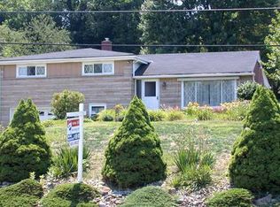102 Clover Dr, Monaca, PA