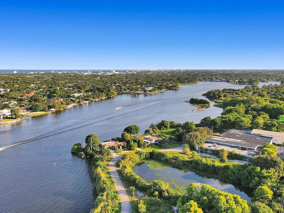 Lake Ida View, ~ 100 ft away