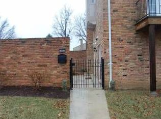 12855 Town And 4 Dr, Saint Louis, MO 63141