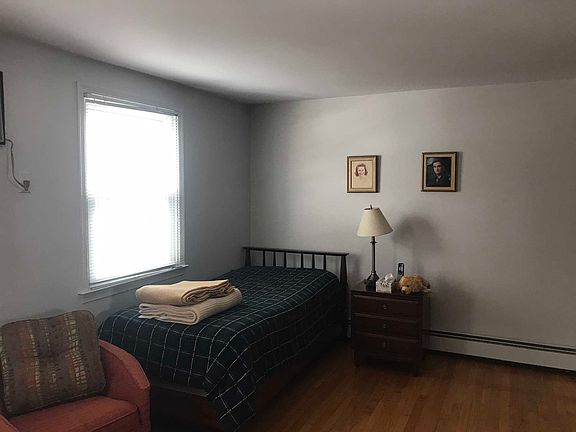 5th image of 274 Hooker Ave APT E3