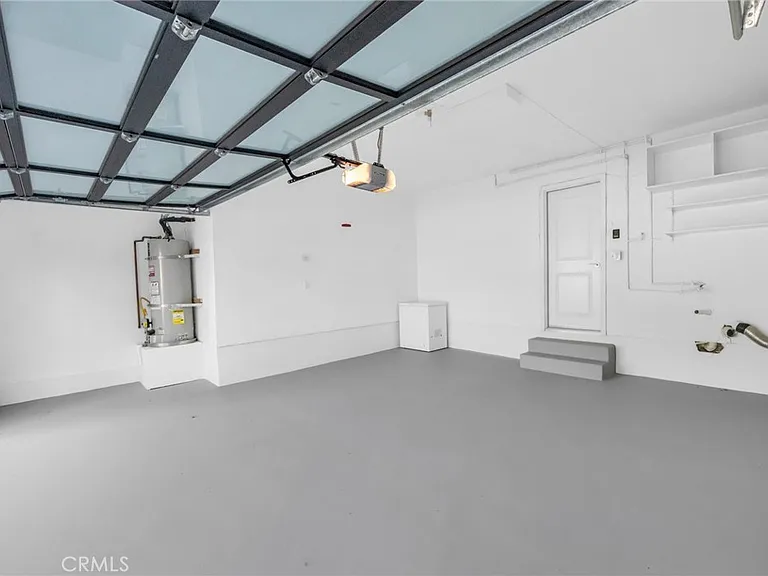 4642 Poe Ave — Photo 19