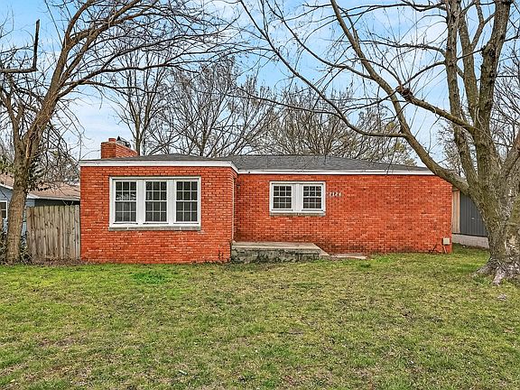 2nd image of 2124 N Kansas Expressway