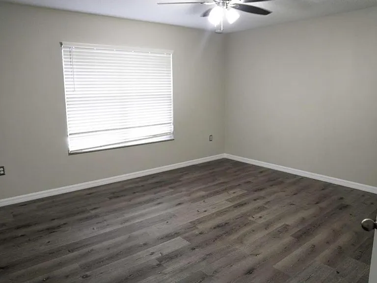 4840 Poolside Dr — Photo 15