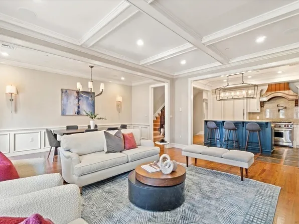 273 Beacon St #3, Boston, MA 02116