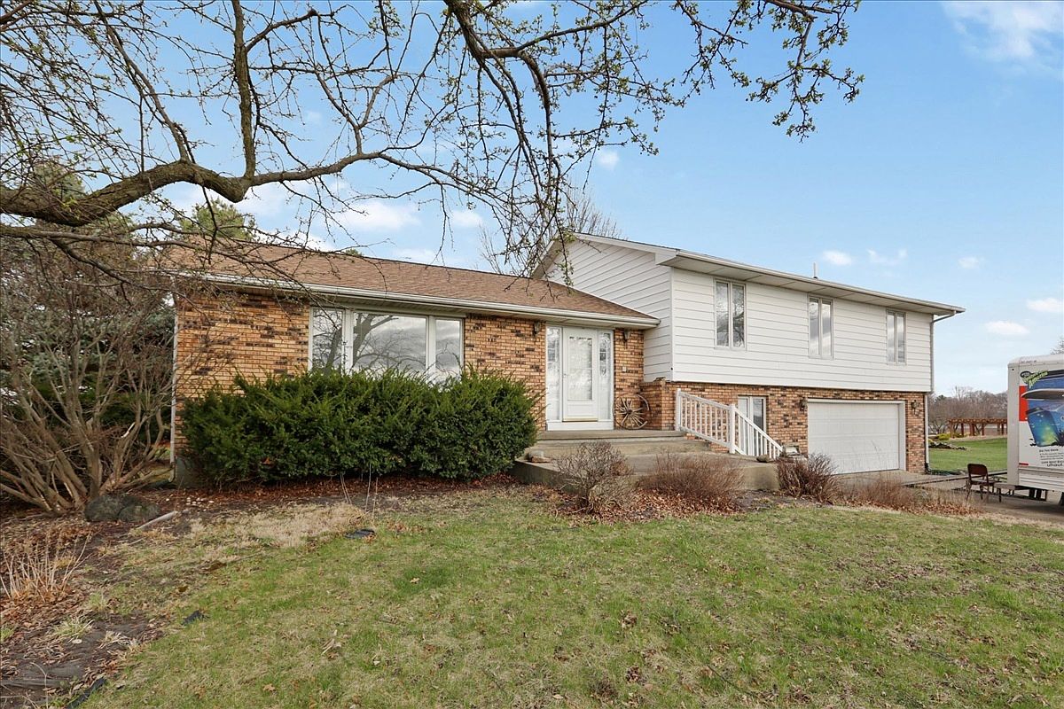 1752 County Road 2200 E, Saint Joseph, IL 61873 Zillow