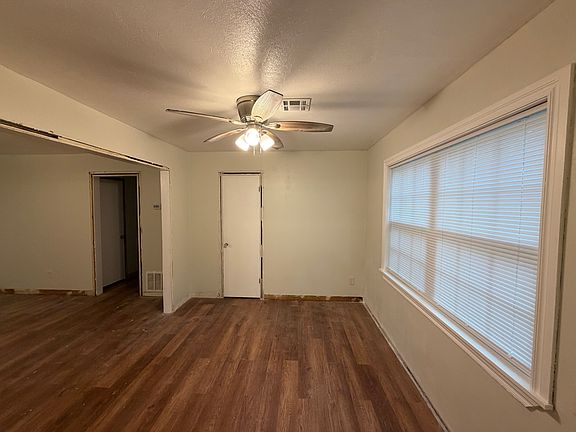 5th image of 620 SW 50th St