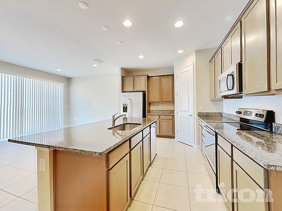 4th image of 676 Meadow Pointe Dr