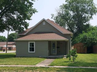611 N Court St, Tuscola, IL 61953