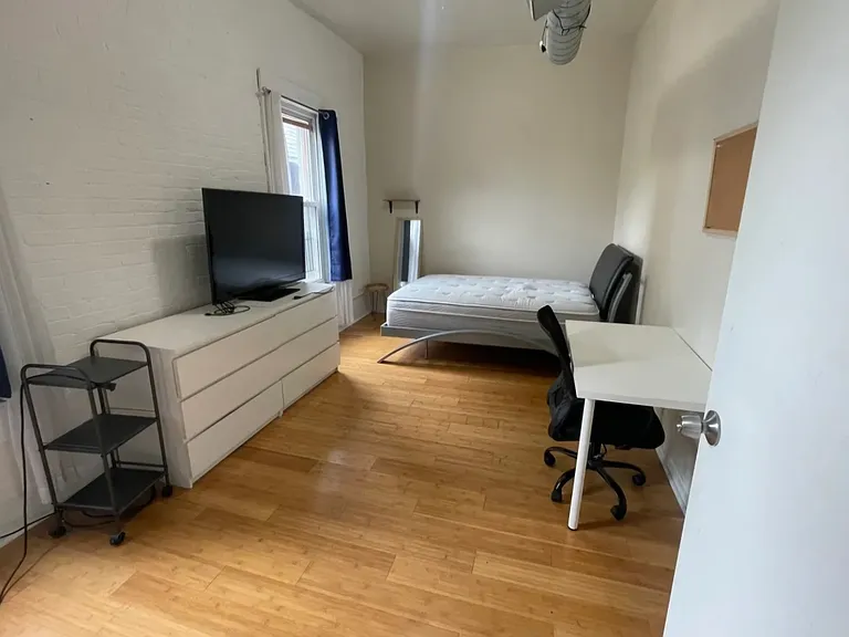 23 E Clinton St #2R — Photo 5