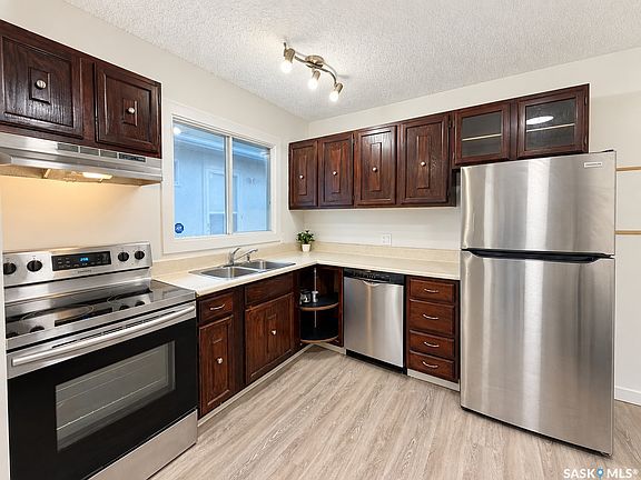 5th image of 1535 Laura Avenue
