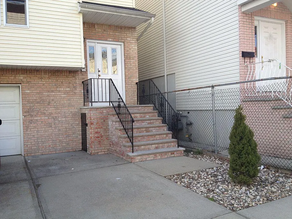 335 New York Ave #2