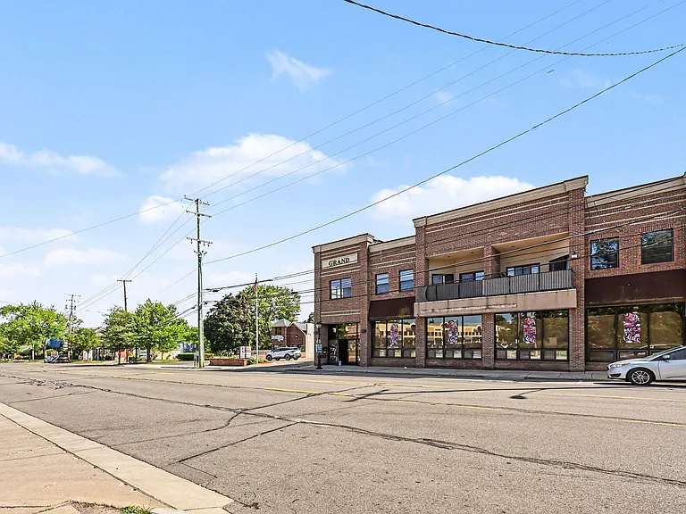 32821 Grand River Ave #B — Photo 12