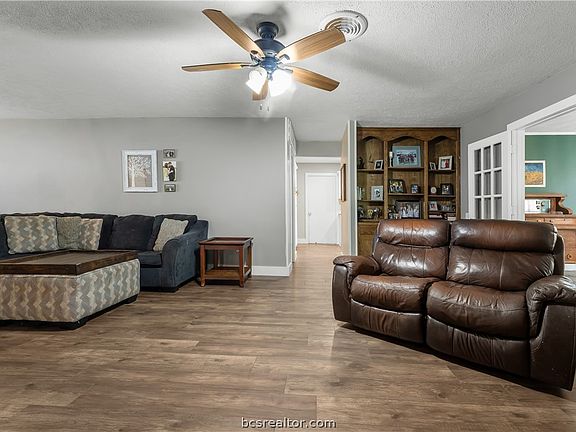 4th image of 3704 Tanglewood Dr