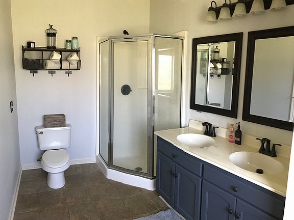 5th image of 907 Clear Creek Cir