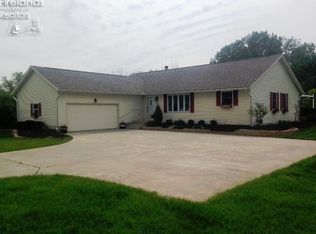454 Mill Pond Dr, Sandusky, OH 44870