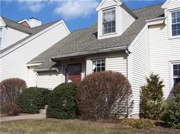 18 Orchard Brook Dr, Wethersfield, CT 06109