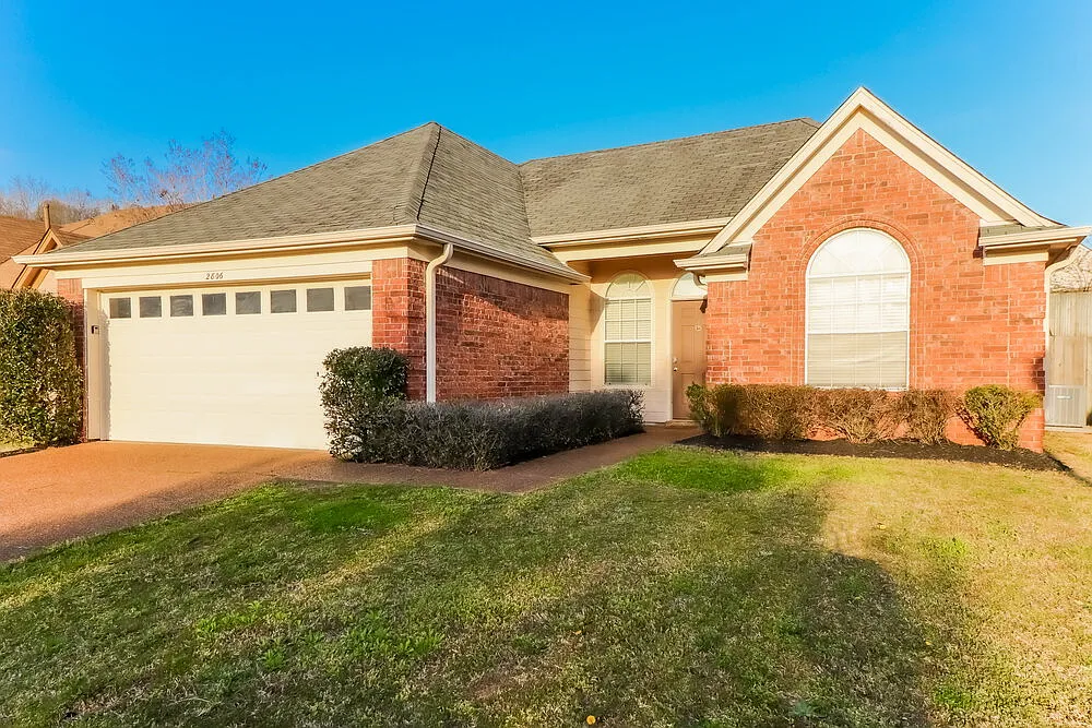 3 bed, 2.0 bath, 1312 sqft, $1,870 — Photo 3
