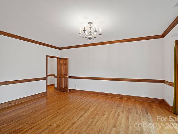 4th image of 7021 High Vista Ct