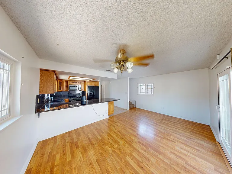 15569 Esther St — Photo 2