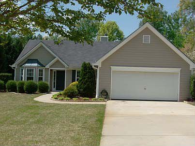 Beautiful maintained ranch in Lawrenceville