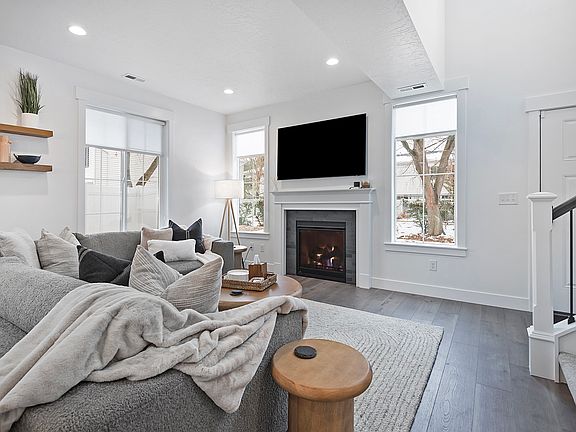 3rd image of 3967 S Mill Farm Ln