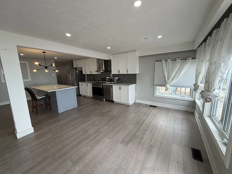 35 Lakeside Ave — Photo 9
