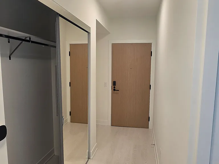 60 Central Park Dr #1007 — Photo 36
