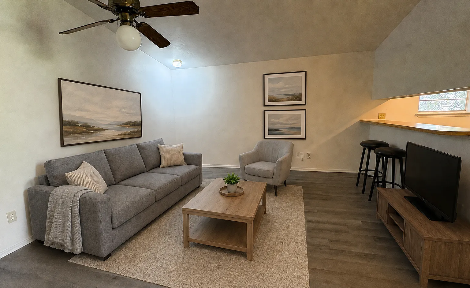 3 bed, 1184 sqft, $1,250 — Photo 2