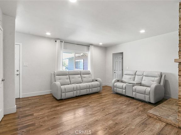 4th image of 1808 E Briarvale Ave