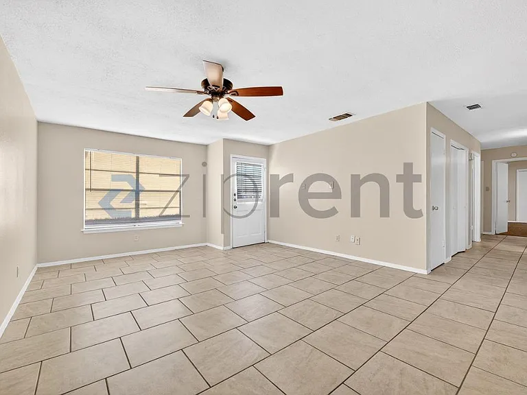 3225 Crites St #102 — Photo 6
