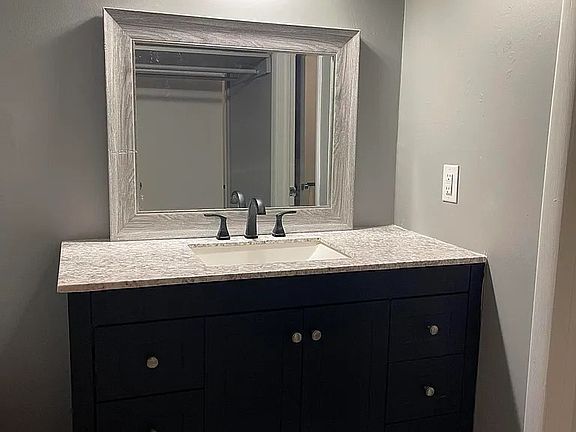 5th image of 4303 Plaza Gate Ln S APT 202