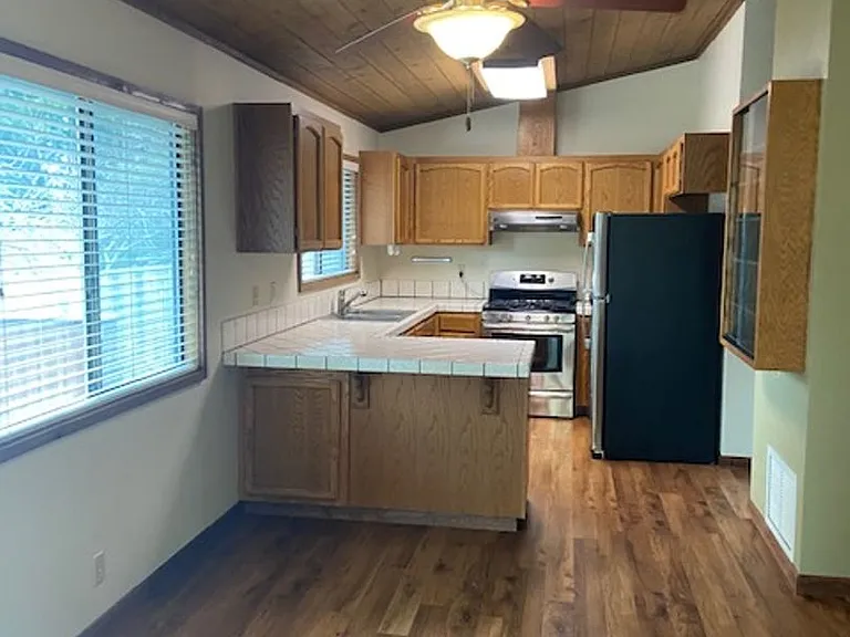 1802 McFarlan St — Photo 28