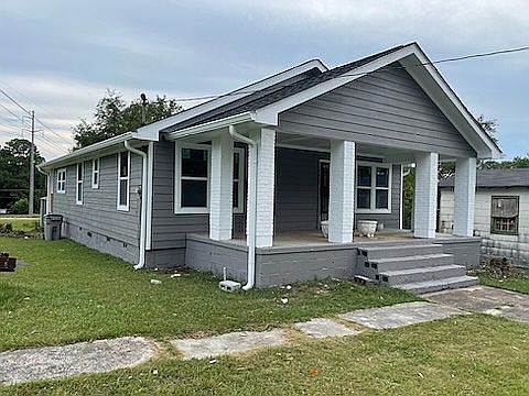 2nd image of 924 Mason St