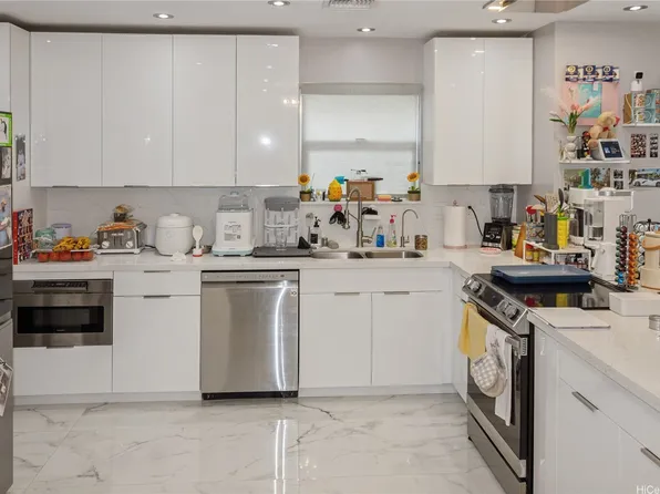 86-270 Leihoku St, Waianae, HI 96792