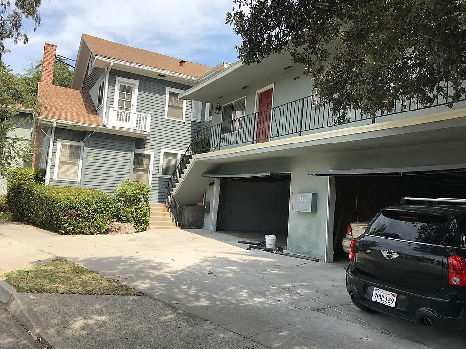 240 S Holliston Ave #4