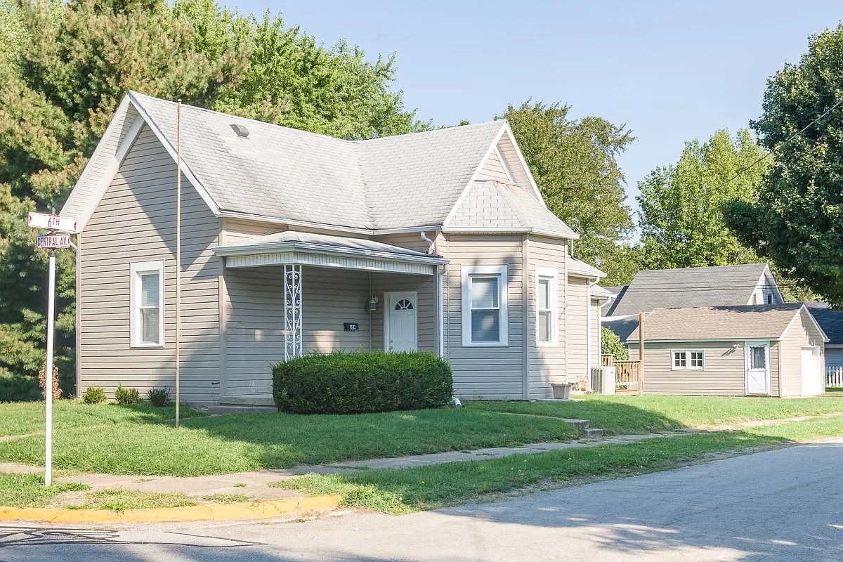 1 bed, 900 sqft, $900 — Photo 1